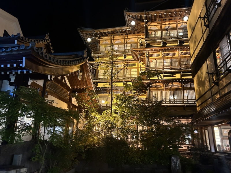 歴史の宿 金具屋