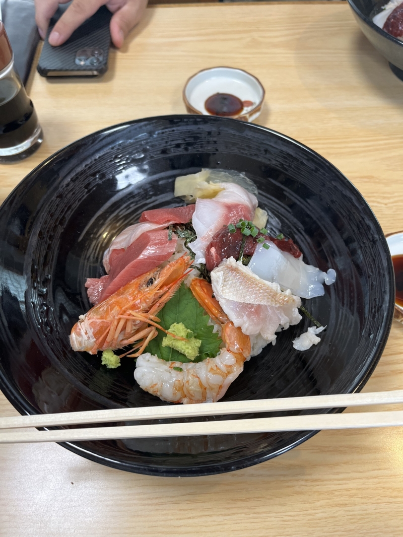 贅沢気分が味わえる海鮮丼