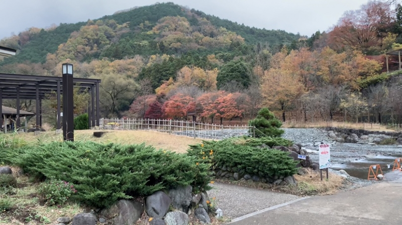 紅葉見ながらバーベキュー