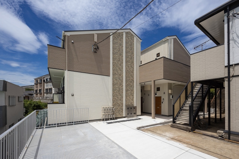 アザーレ・キュリオス横浜